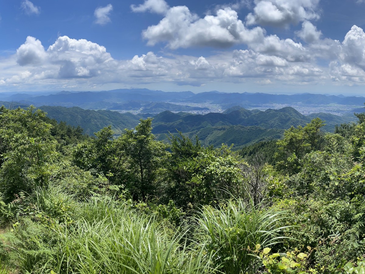 Higashi-Houbenzan / 東鳳翩山
